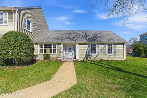 $228,000 | 25 E Rossmoor Drive, Monroe Township, NJ 08831