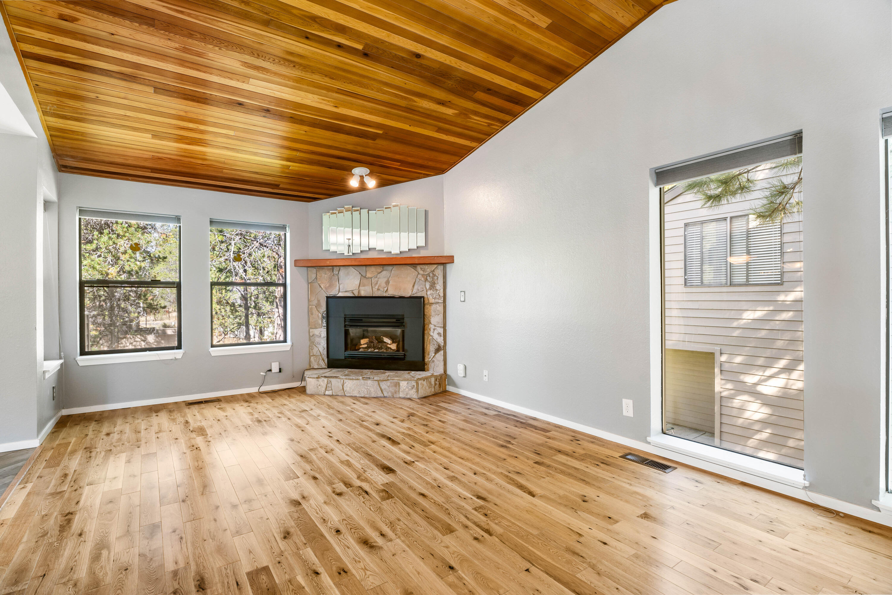 17784 West Core Road, Unit 23 Sunriver, OR 97707 - Photo 5 of 25 05