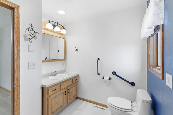 $319,900 | 111 5th Avenue, Minnesota Lake, MN 56068