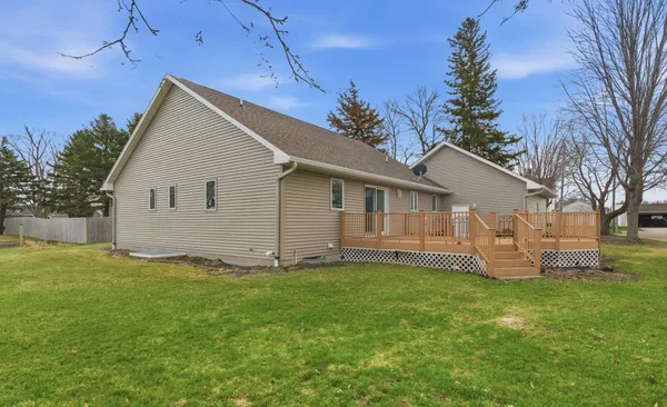 $319,900 | 111 5th Avenue, Minnesota Lake, MN 56068