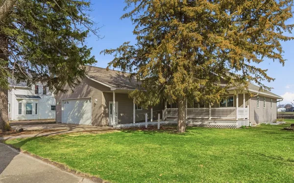 $319,900 | 111 5th Avenue, Minnesota Lake, MN 56068