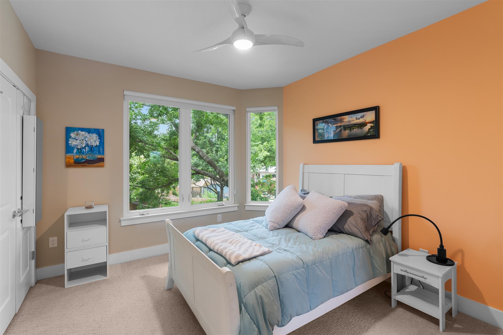 3806 Bull Creek Road, Unit B Austin, TX 78731 - Photo 26 of 32 Upstairs Secondary Bedroom