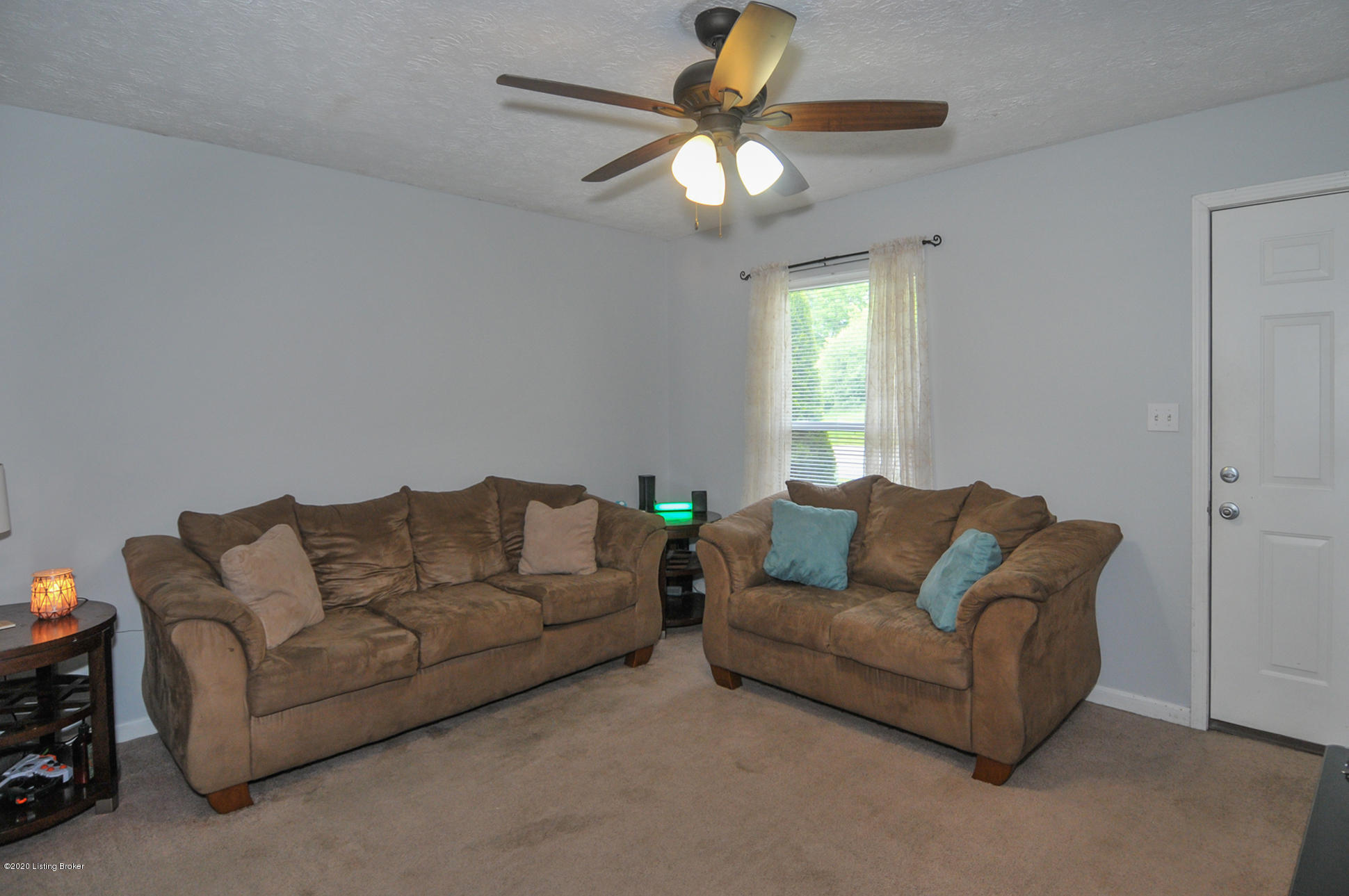 4616 Frel Road Louisville, KY 40272 - Photo 6 of 32 4616FrelRd-6