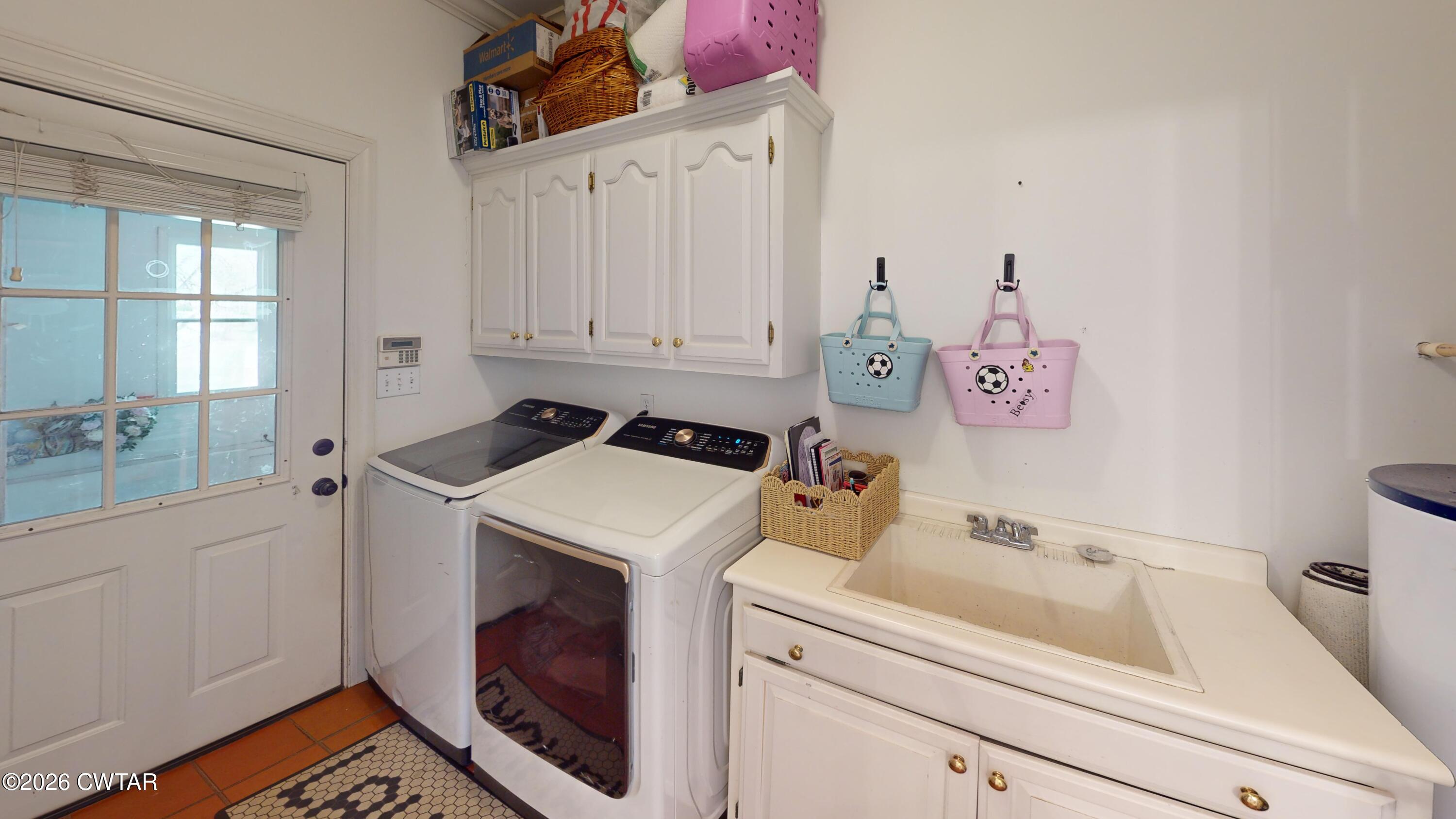 1099 Valley Road Dyersburg, TN 38024 - Photo 29 of 33 1099-Valley-Rd-Laundry