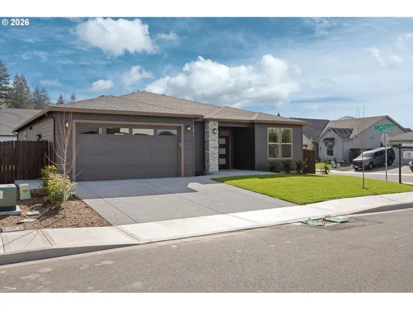 $669,900 | 151 East Airedale Avenue, La Center, WA 98629