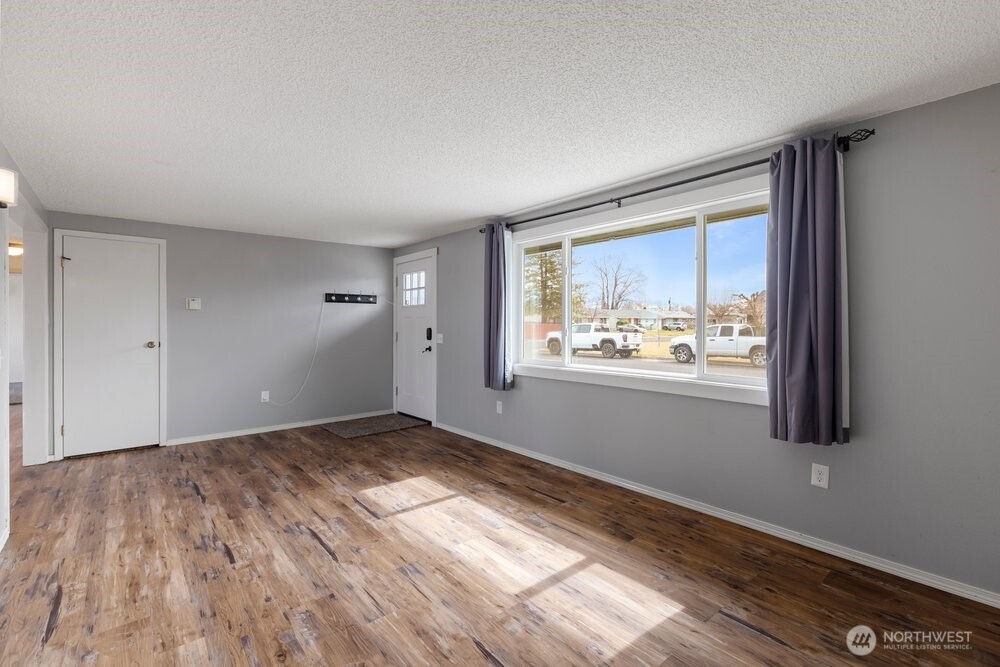 911 A Street Northeast Ephrata, WA 98823 - Photo 7 of 23