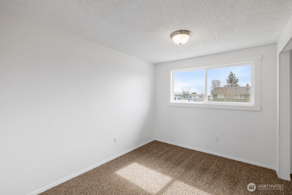 911 A Street Northeast Ephrata, WA 98823 - Photo 10 of 23