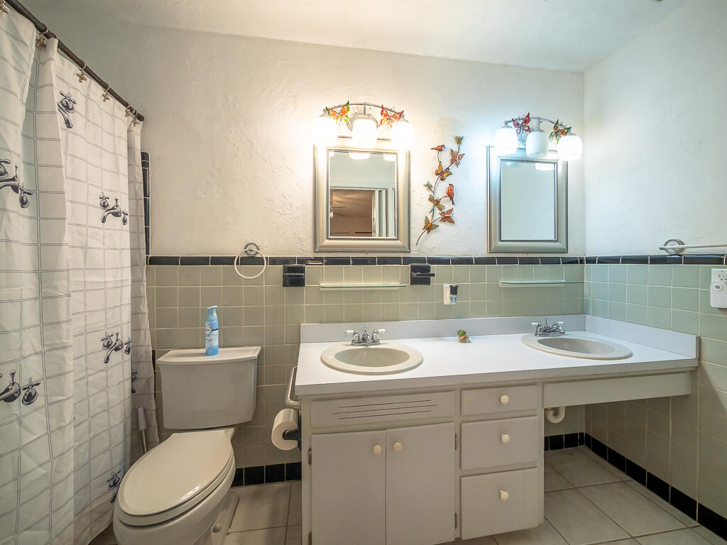 5328 Club Road Haverhill, FL 33415 - Photo 18 of 32 Haverhill House-19