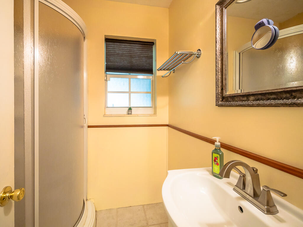 5328 Club Road Haverhill, FL 33415 - Photo 22 of 32 Haverhill House-16