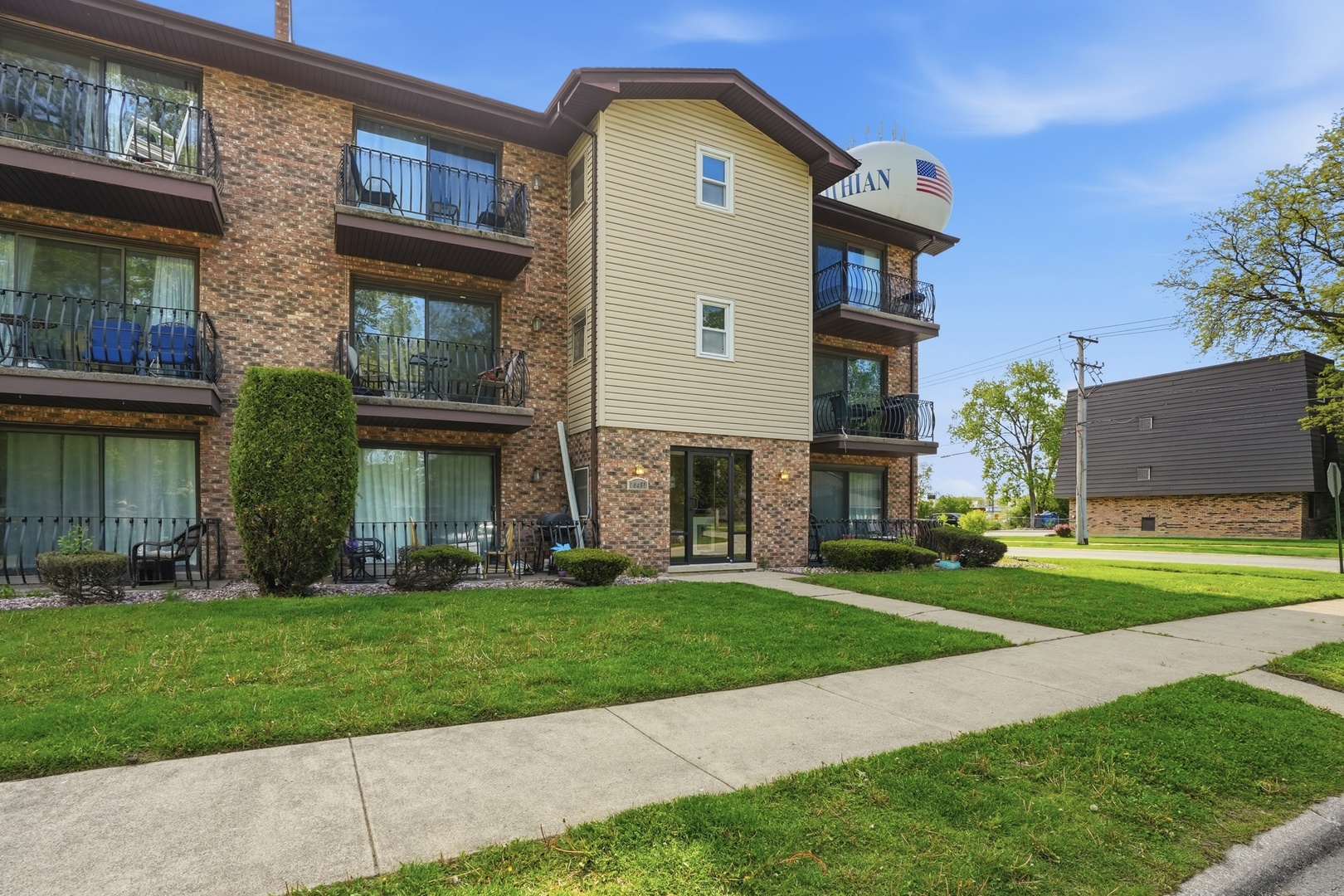 14457 Lamon Avenue, Unit 2S Midlothian, IL 60445 - Photo 1 of 18