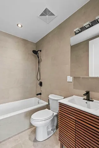 $5,100 | 707 5th Avenue, Unit 3C | Greenwood Heights