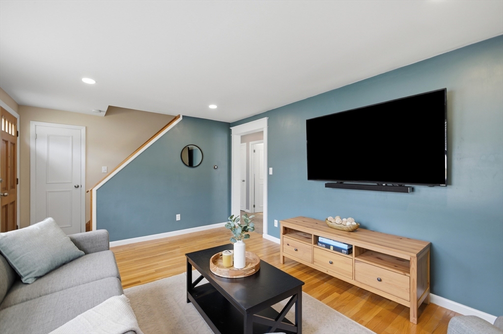 9 Claude Road Chelmsford, MA 01824 - Photo 16 of 42