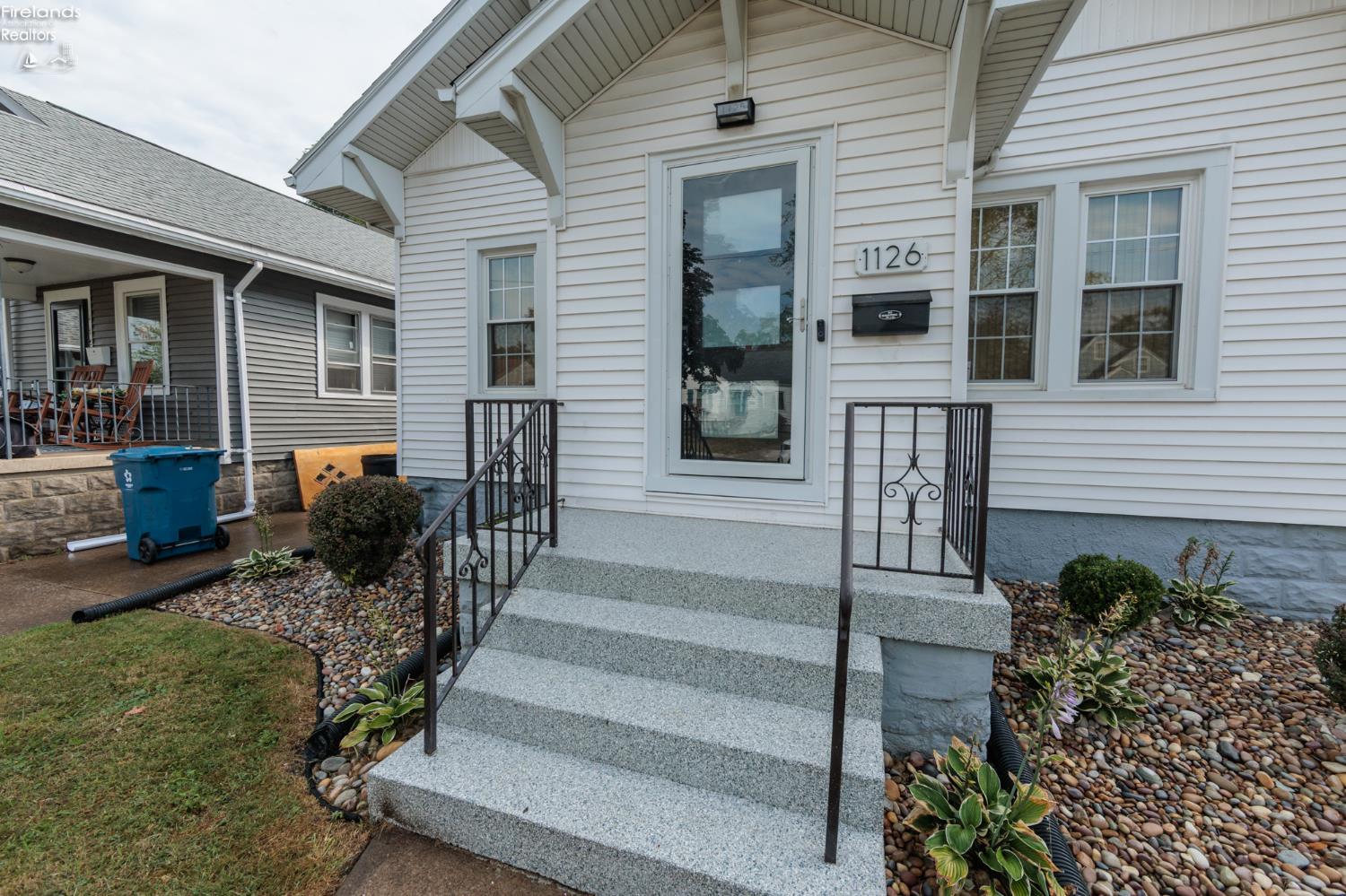 1126 Hollyrood Road Sandusky, OH 44870 - Photo 4 of 39 Gallery Image 4