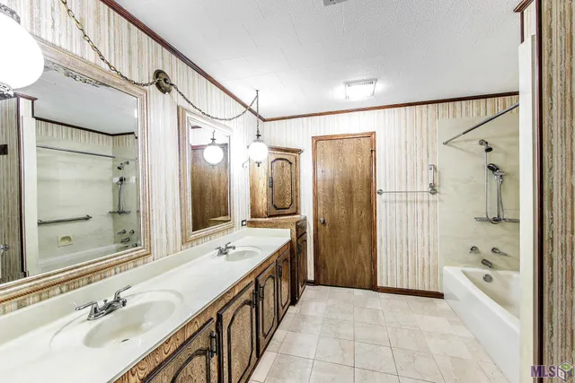 $215,000 | 10548 East Park Avenue, Houma, LA 70363