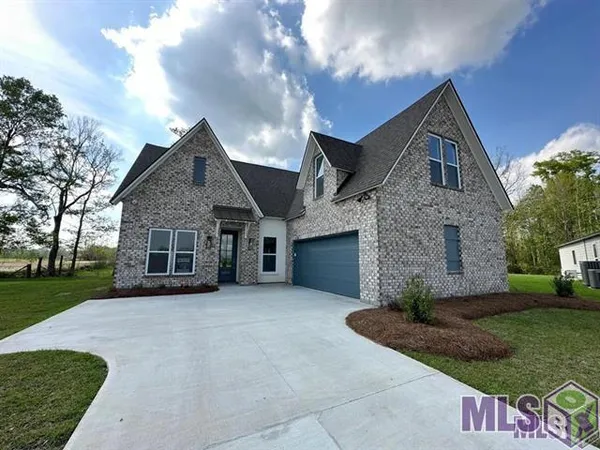 $2,450 | 14059 Cypress Lndg Drive, Gonzales, LA 70737