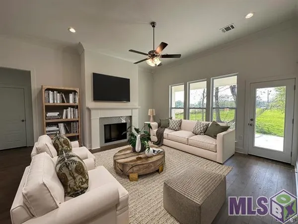 $2,450 | 14059 Cypress Lndg Drive, Gonzales, LA 70737