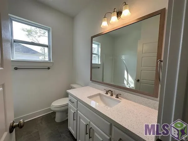 $2,450 | 14059 Cypress Lndg Drive, Gonzales, LA 70737