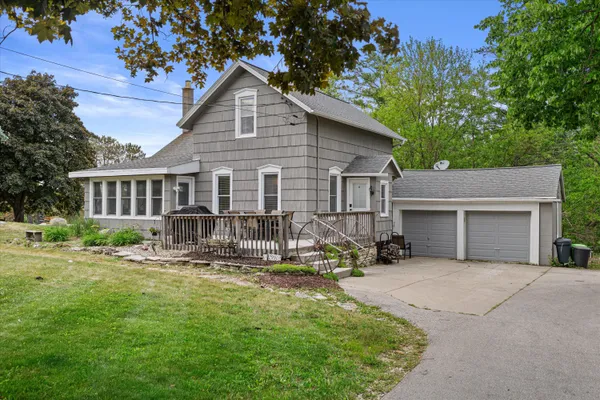 $380,000 | N68W29902 Hartling Road, Merton, WI 53029