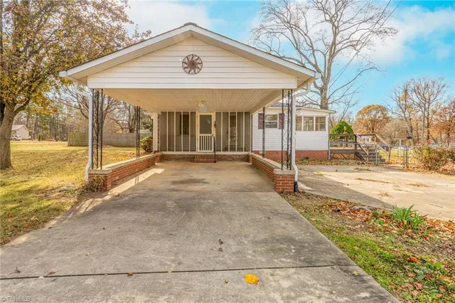 $182,000 | 150 Ave B, Lexington, NC 27292