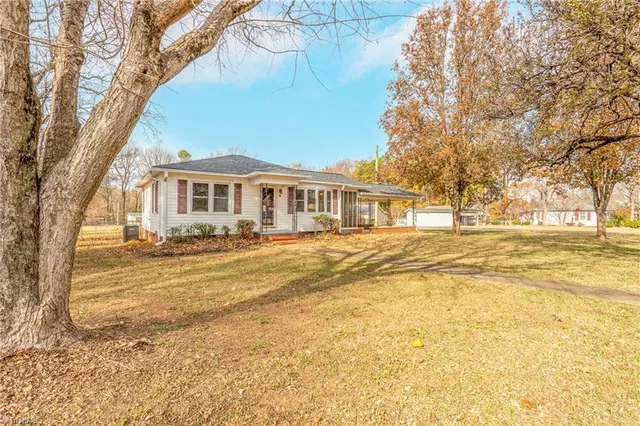 $182,000 | 150 Ave B, Lexington, NC 27292