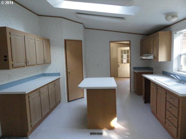 14480 Southeast Foster Road Dayton, OR 97114 - Photo 5 of 16 Gallery Image 5