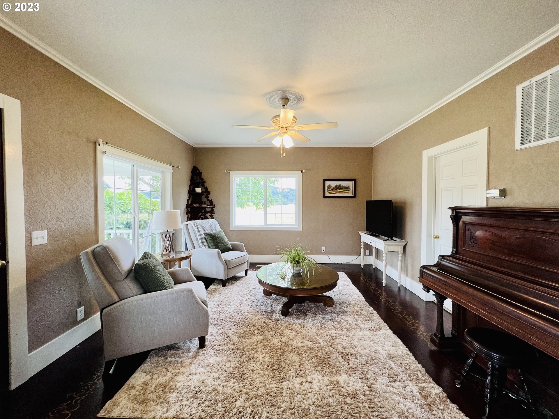 5393 Nonpareil Road Sutherlin, OR 97479 - Photo 7 of 42 a living room with furniture and a piano