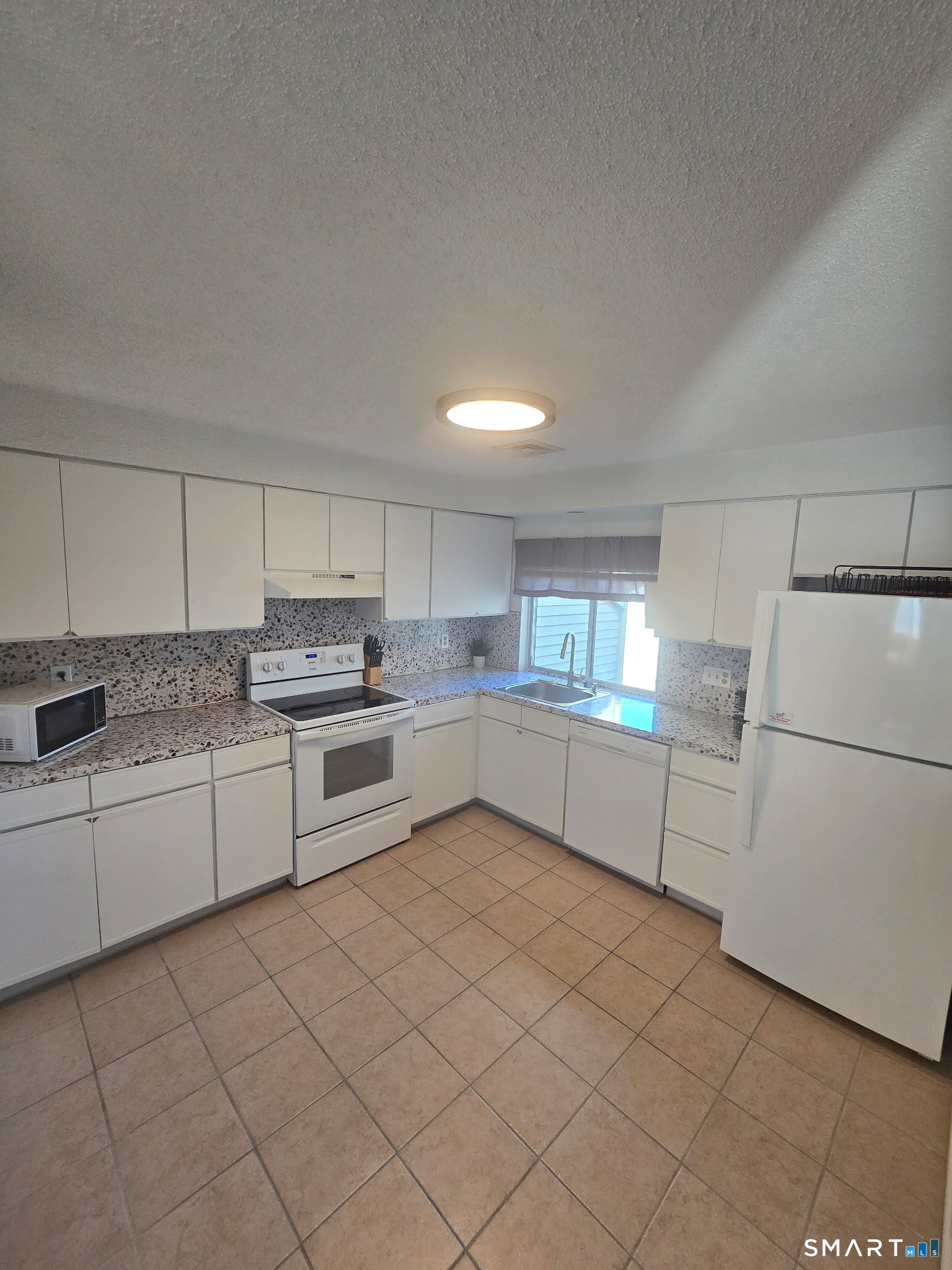 280 Brittany Farms Road, Unit E New Britain, CT 06053 - Photo 10 of 19