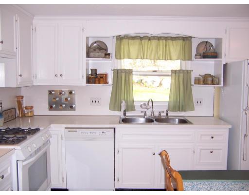 153 Robert Road Holliston, MA 01746 - Photo 13 of 27 Gallery Image 13