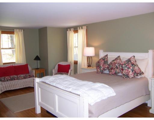 153 Robert Road Holliston, MA 01746 - Photo 21 of 27 Gallery Image 21