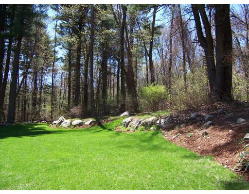 153 Robert Road Holliston, MA 01746 - Photo 3 of 27 Gallery Image 3