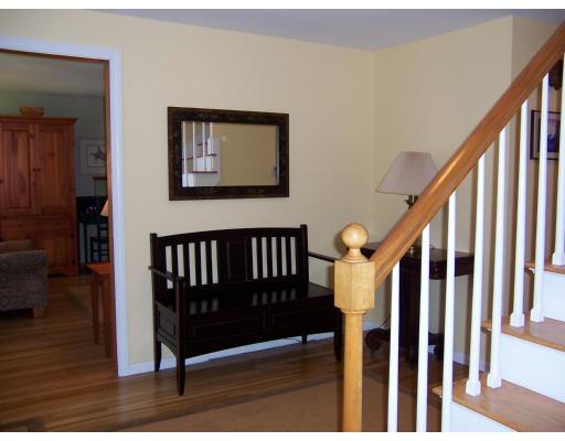 153 Robert Road Holliston, MA 01746 - Photo 6 of 27 Gallery Image 6