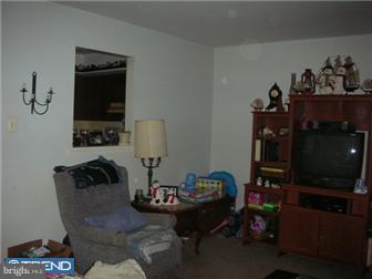 96 Stonegate Road Quakertown, PA 18951 - Photo 3 of 10 Family Room