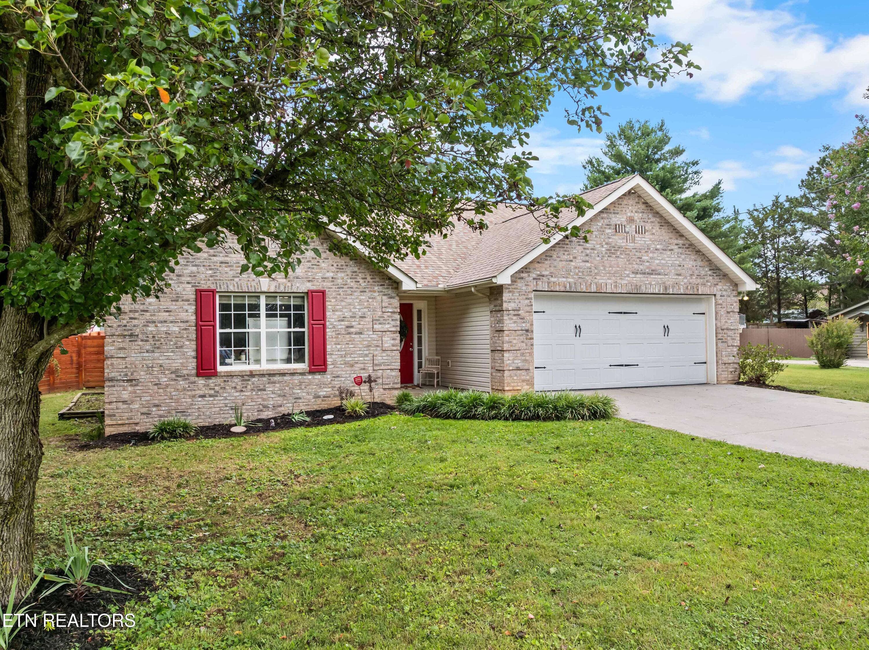 155 Ruth Street Corryton, TN 37721 - Photo 2 of 30 Side View of the Home