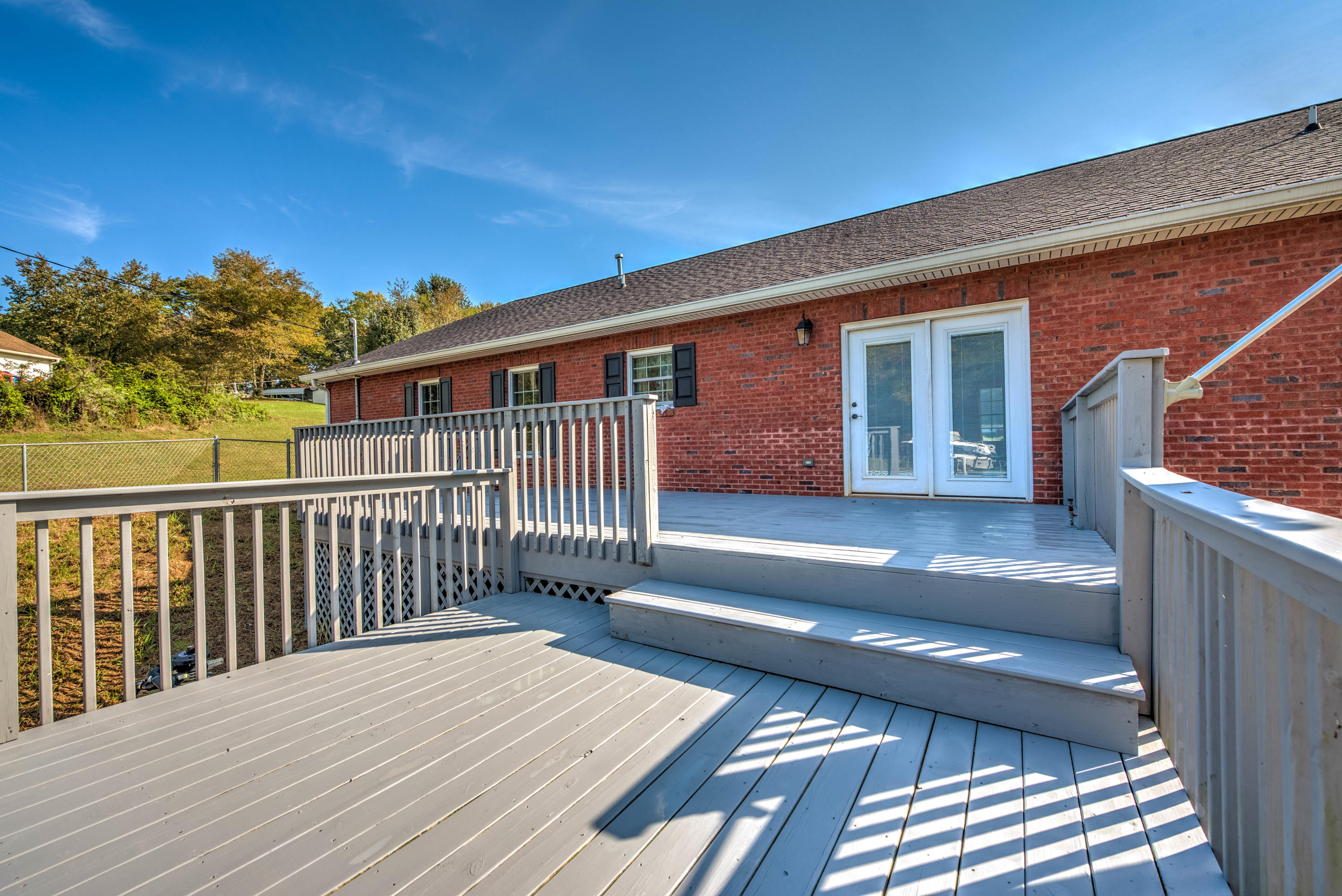 513 Laurel Road Clinton, TN 37716 - Photo 14 of 38 Deck off of Dining Room