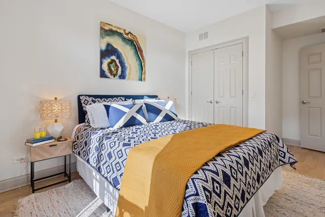 $650,000 | 1890 North Milwaukee Avenue, Unit 3D, Chicago, IL 60647