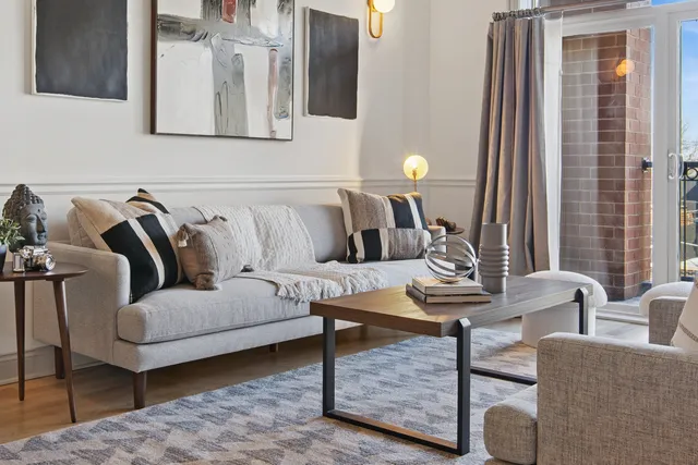 $650,000 | 1890 North Milwaukee Avenue, Unit 3D, Chicago, IL 60647