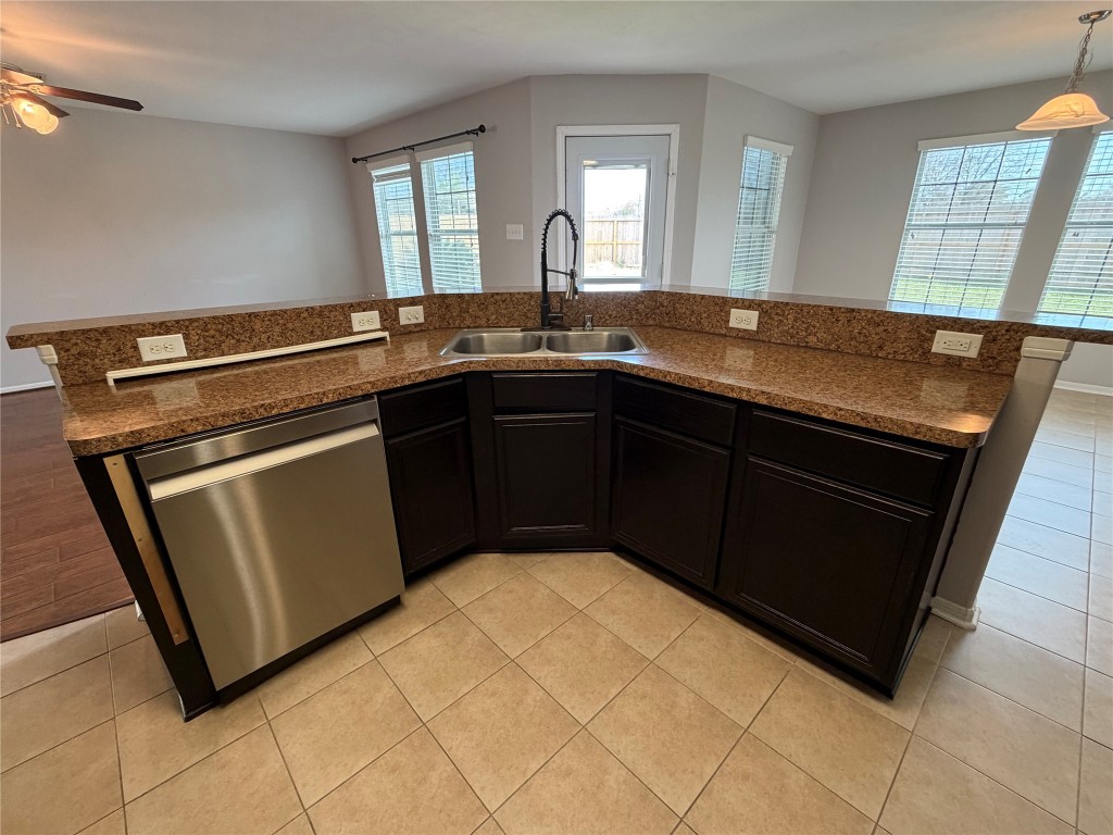 9403 Sunflower Ridge Lane Houston, TX 77064 - Photo 11 of 27