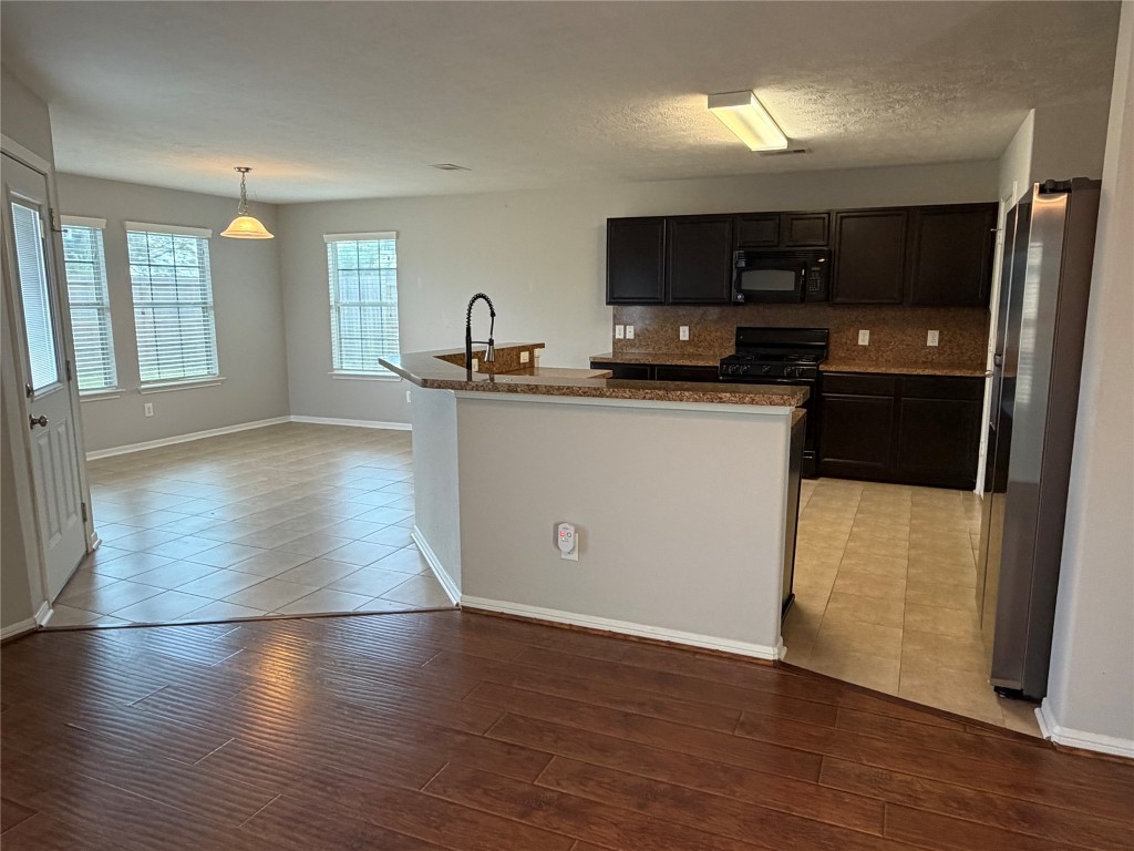 9403 Sunflower Ridge Lane Houston, TX 77064 - Photo 4 of 27