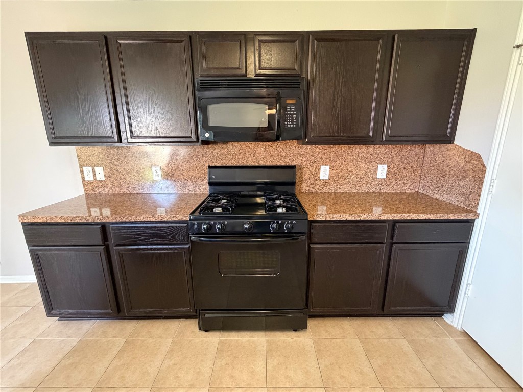 9403 Sunflower Ridge Lane Houston, TX 77064 - Photo 10 of 27