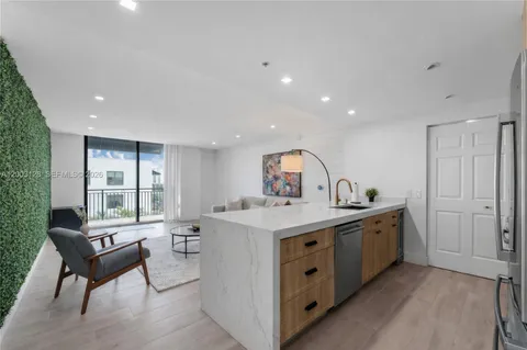 $825,000 | 1300 Ponce De Leon, Unit 815, Coral Gables, FL 33134