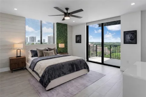 $825,000 | 1300 Ponce De Leon, Unit 815, Coral Gables, FL 33134