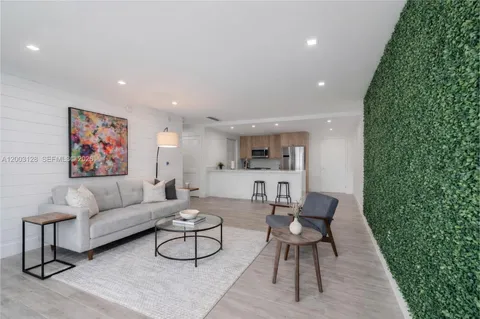 $825,000 | 1300 Ponce De Leon, Unit 815, Coral Gables, FL 33134