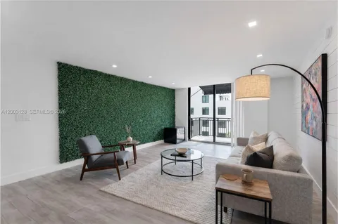 $825,000 | 1300 Ponce De Leon, Unit 815, Coral Gables, FL 33134