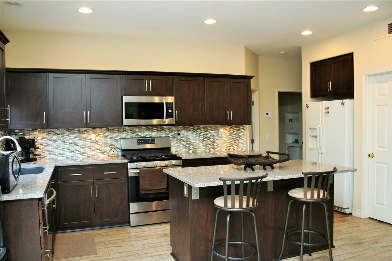 5026 Lake Circle Road Fallbrook, CA 92028 - Photo 8 of 25 Gallery Image 8