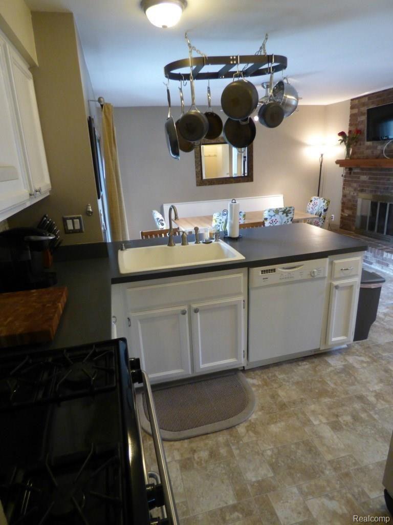 43432 Proctor Road Canton, MI 48188 - Photo 4 of 31 P1170837.jpg