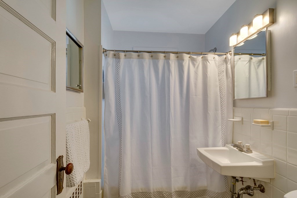 249 Warren Street Needham, MA 02492 - Photo 25 of 32 Gallery Image 25