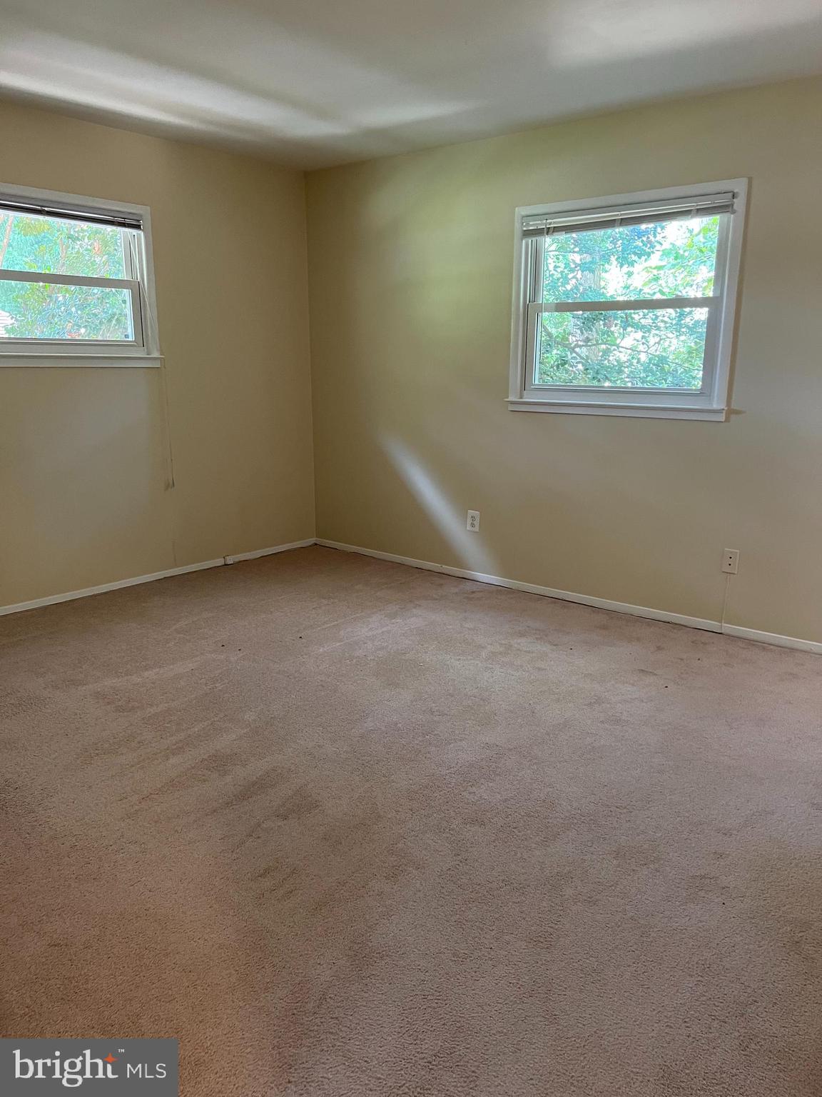 5626 Heming Avenue Springfield, VA 22151 - Photo 21 of 53 an empty room with windows