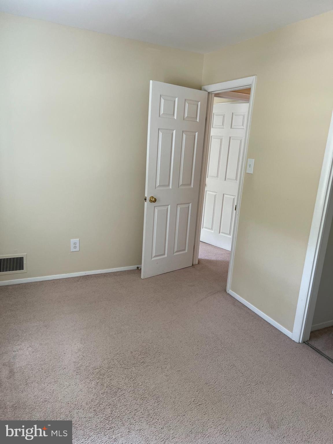 5626 Heming Avenue Springfield, VA 22151 - Photo 36 of 53 an empty room with windows