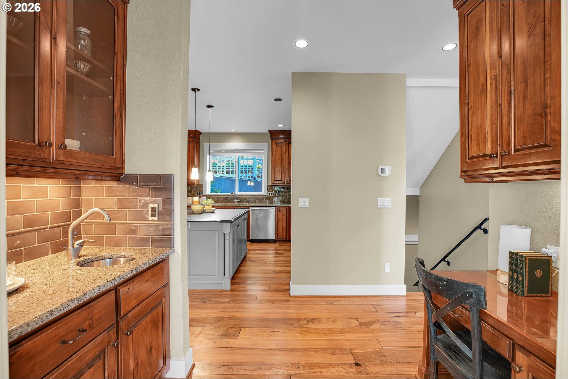 730 Southwest Menefee Lane Portland, OR 97239 - Photo 11 of 45 Gallery Image 11