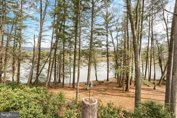 $389,900 | 92 Shoreline Drive, Pine Grove, PA 17963